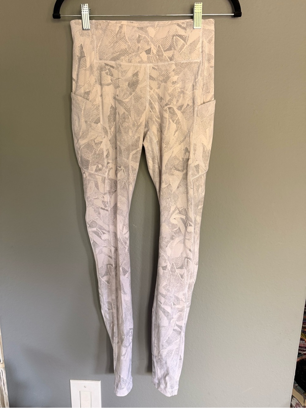 lululemon athletica speed up tight High-Rise Pocket Leggings size 4🤍🤍🤍